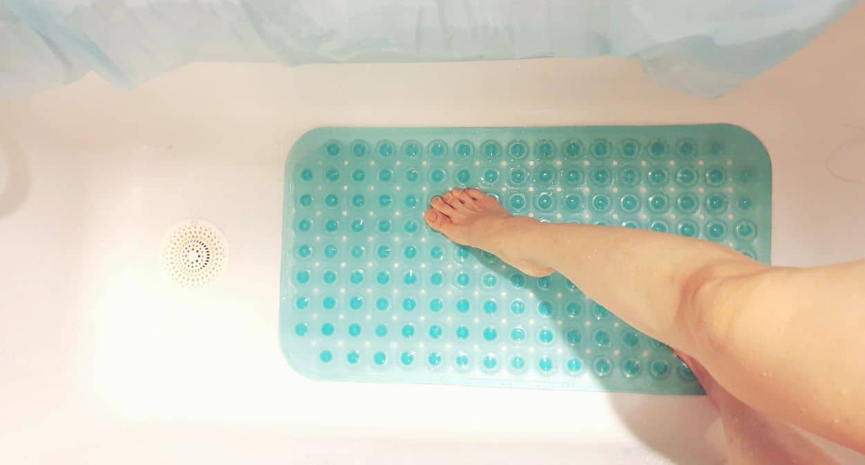 Non-Slip Bath Mats and Floor Coverings